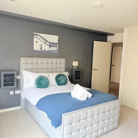 Apartment The Loft Sleeps 6 With Free Offstreet Parking *