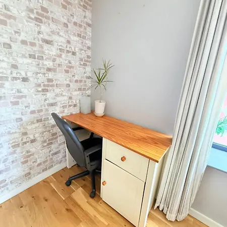 Apartment The Loft Sleeps 6 With Free Offstreet Parking Bristol