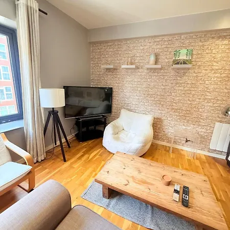 The Loft Sleeps 6 With Free Offstreet Parking