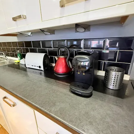 The Loft Sleeps 6 With Free Offstreet Parking Apartment Bristol