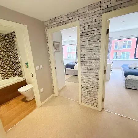 The Loft Sleeps 6 With Free Offstreet Parking * Bristol