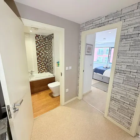 The Loft Sleeps 6 With Free Offstreet Parking Bristol