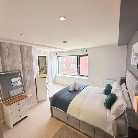 Apartment The Loft Sleeps 6 With Free Offstreet Parking